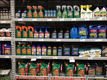 Existen gran cantidad de pesticidas en el mercado y conviene pedir asesoramiento antes de llevar un veneno a casa